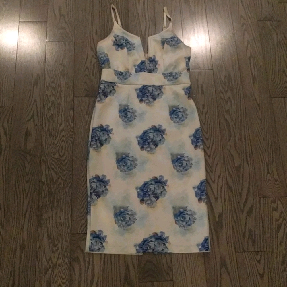 Beautiful dress by Chelsea 🌸🍀💖